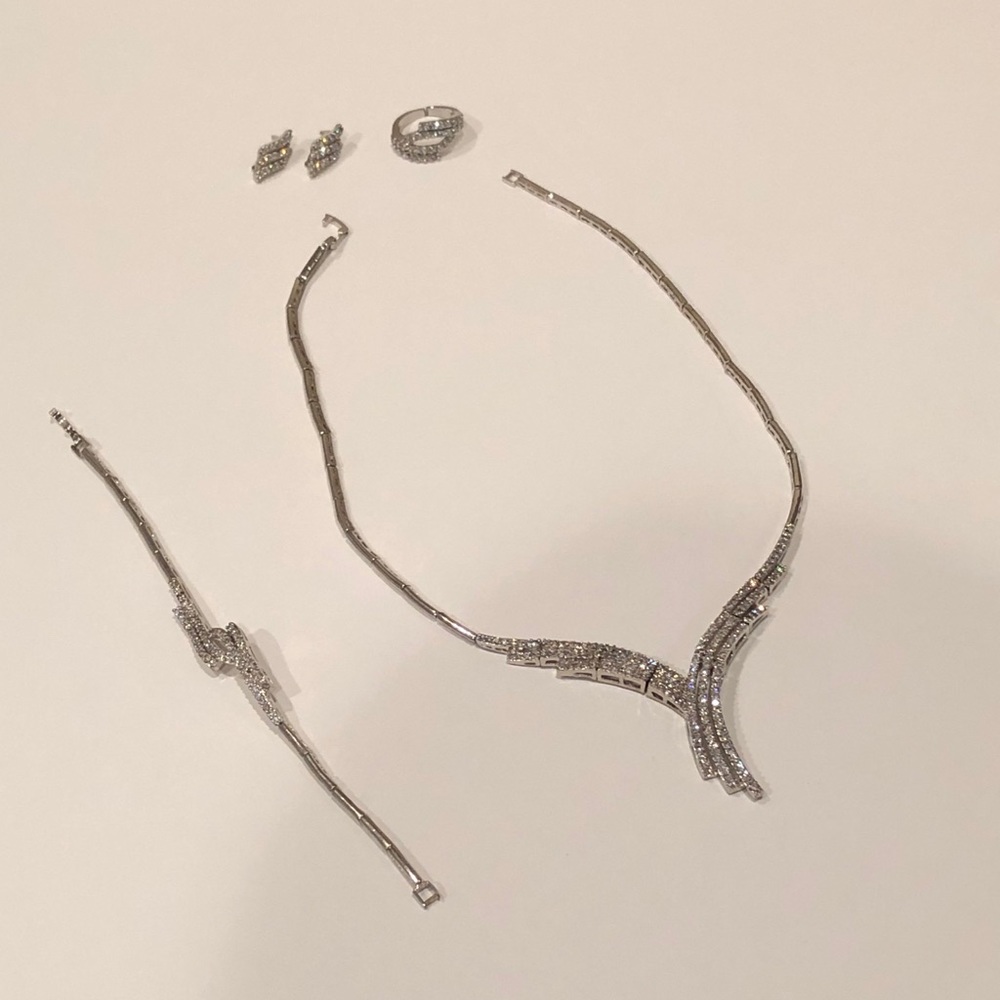 Silver jewelry set